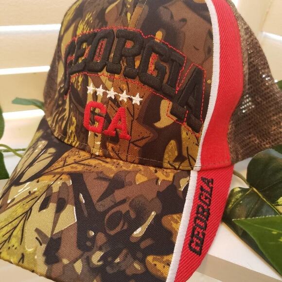 GEORGIA BULLDOG ADJUSTABLE CAMO HAT ONE SIZE FITS ALL - Picture 4 of 6